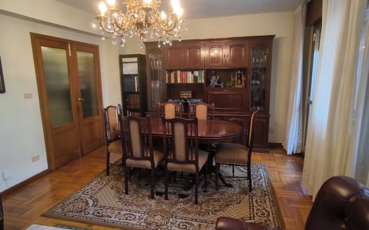 Piso en venta en Avenida do Fragoso, As Travesas – Balaídos, Centro urbano, Vigo, 1º con ascensor