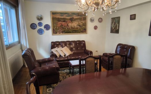 Piso en venta en Avenida do Fragoso, As Travesas – Balaídos, Centro urbano, Vigo, 1º con ascensor